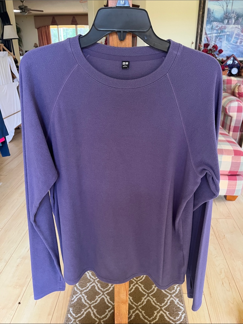 Uniqlo Heat Tech Women's Plum Crewneck Fleece top- Long Sleeve size Large